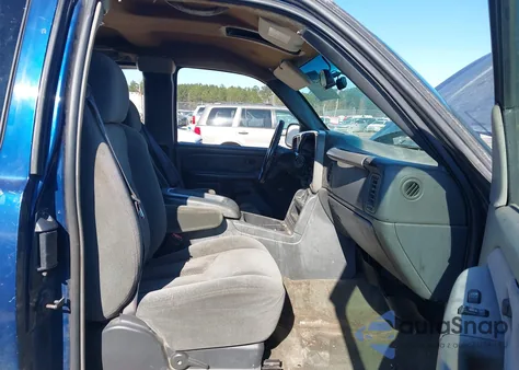 2004 Chevrolet Silverado 1500 Ls from USA, damaged, VIN 2GCEC19T841177552